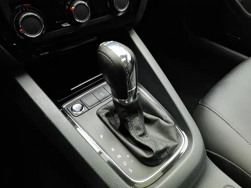 Volkswagen Sagitar — миниатюра 13