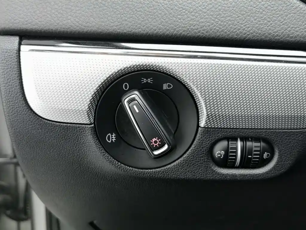 Volkswagen Sagitar — миниатюра 21