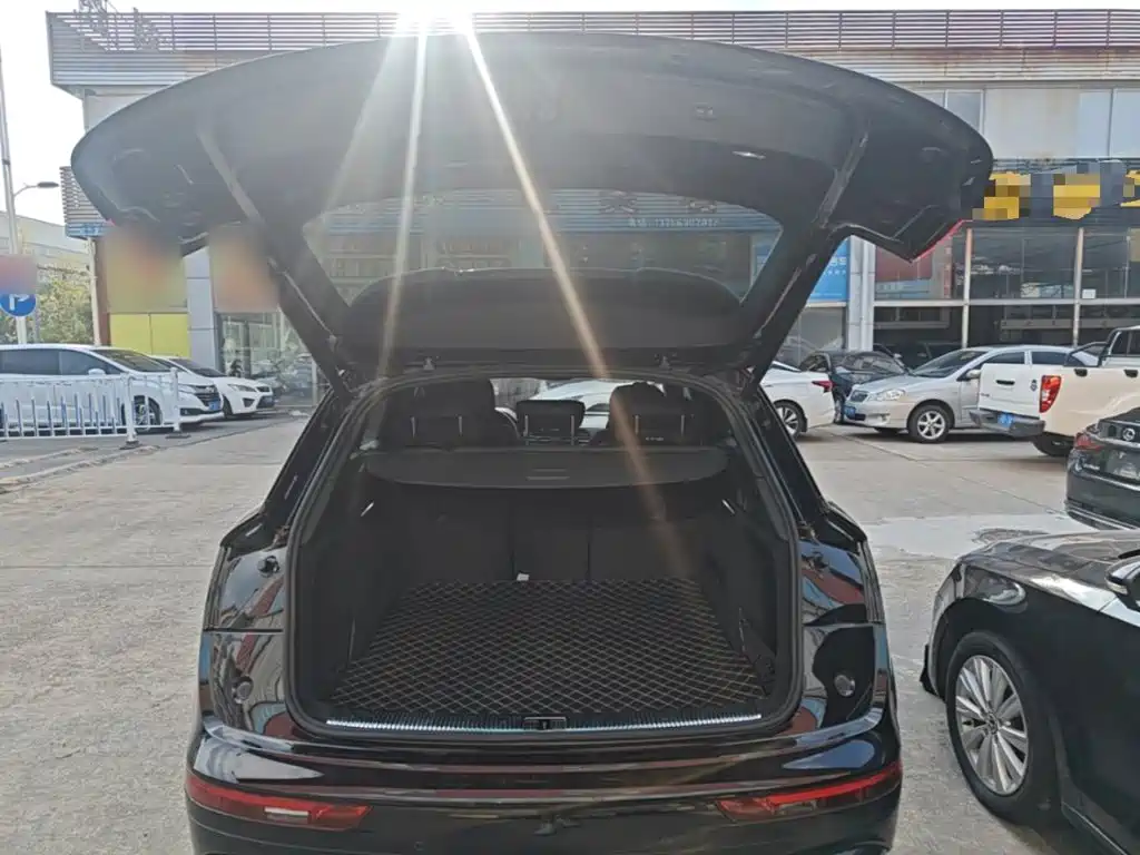Audi Q5L — миниатюра 19