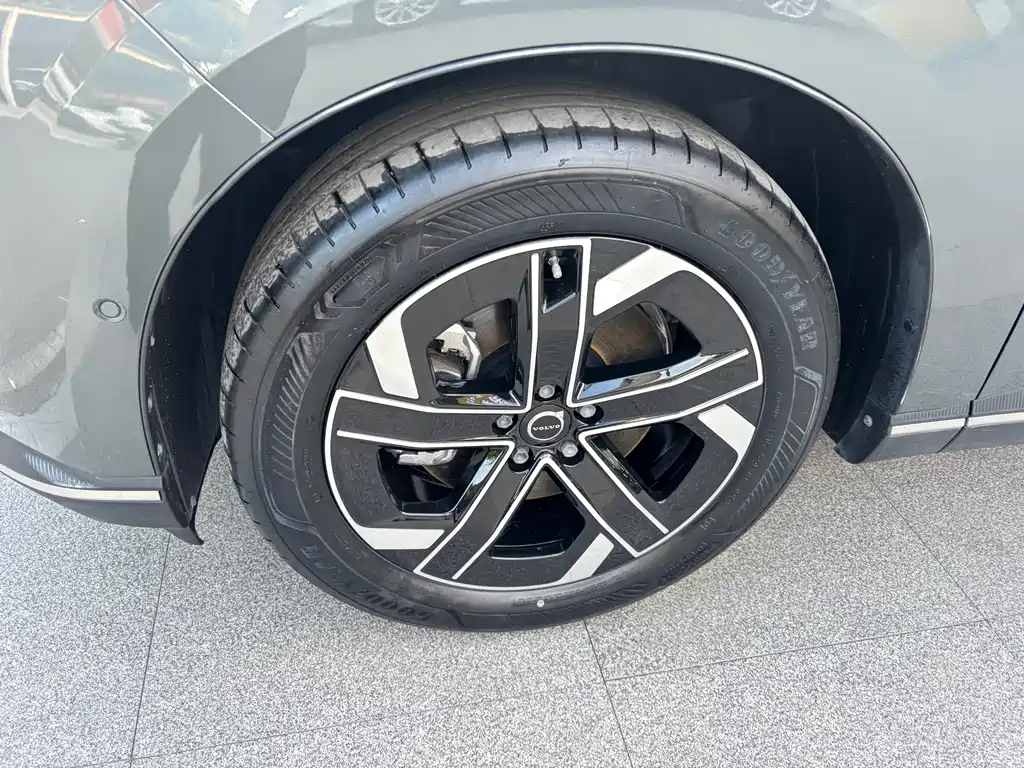 Volvo гибрид Volvo XC70 plug-in — миниатюра 3