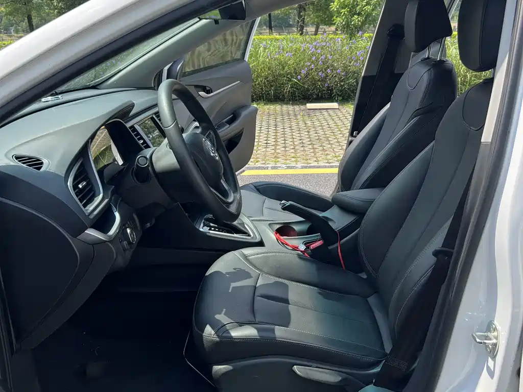 Buick Excelle — миниатюра 10