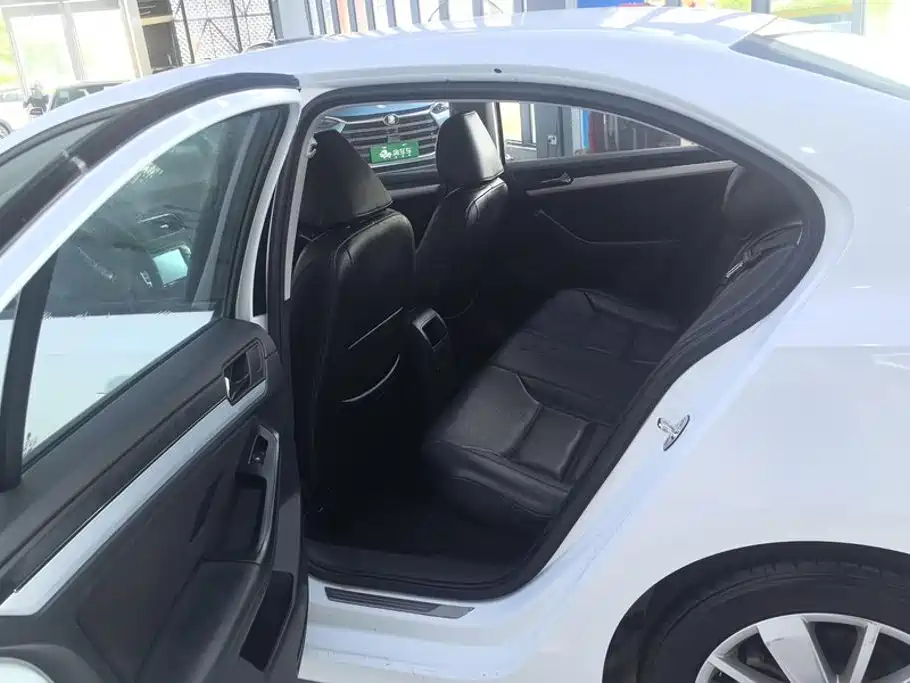 Volkswagen Sagitar — миниатюра 11
