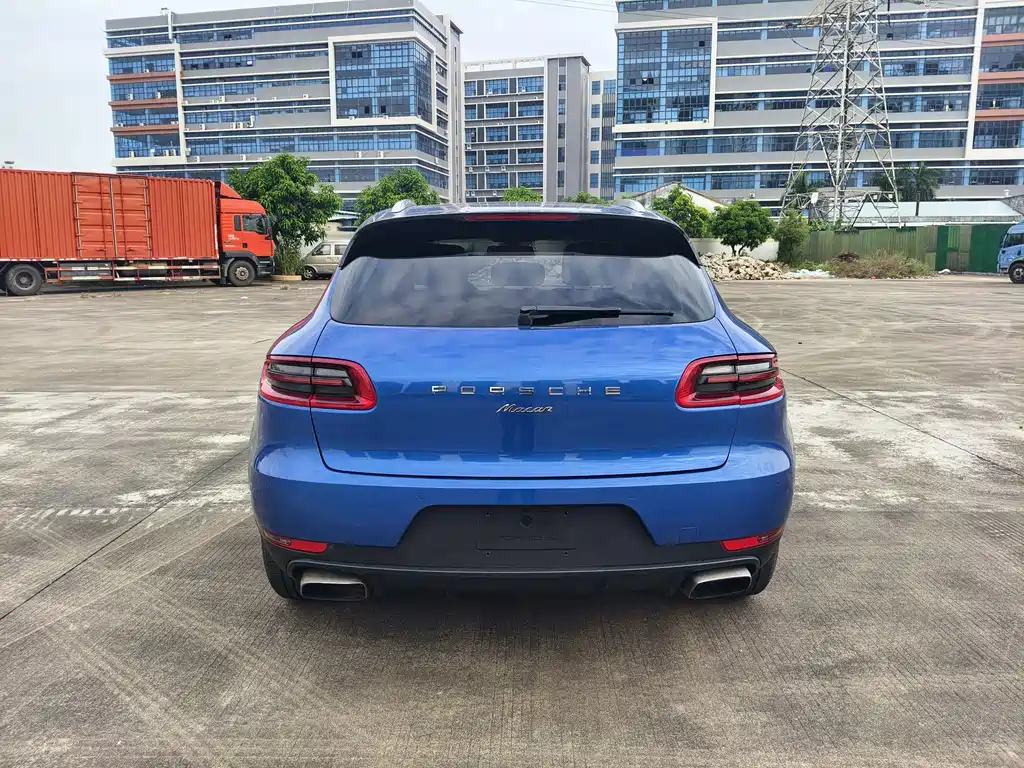 Porsche Macan — миниатюра 5