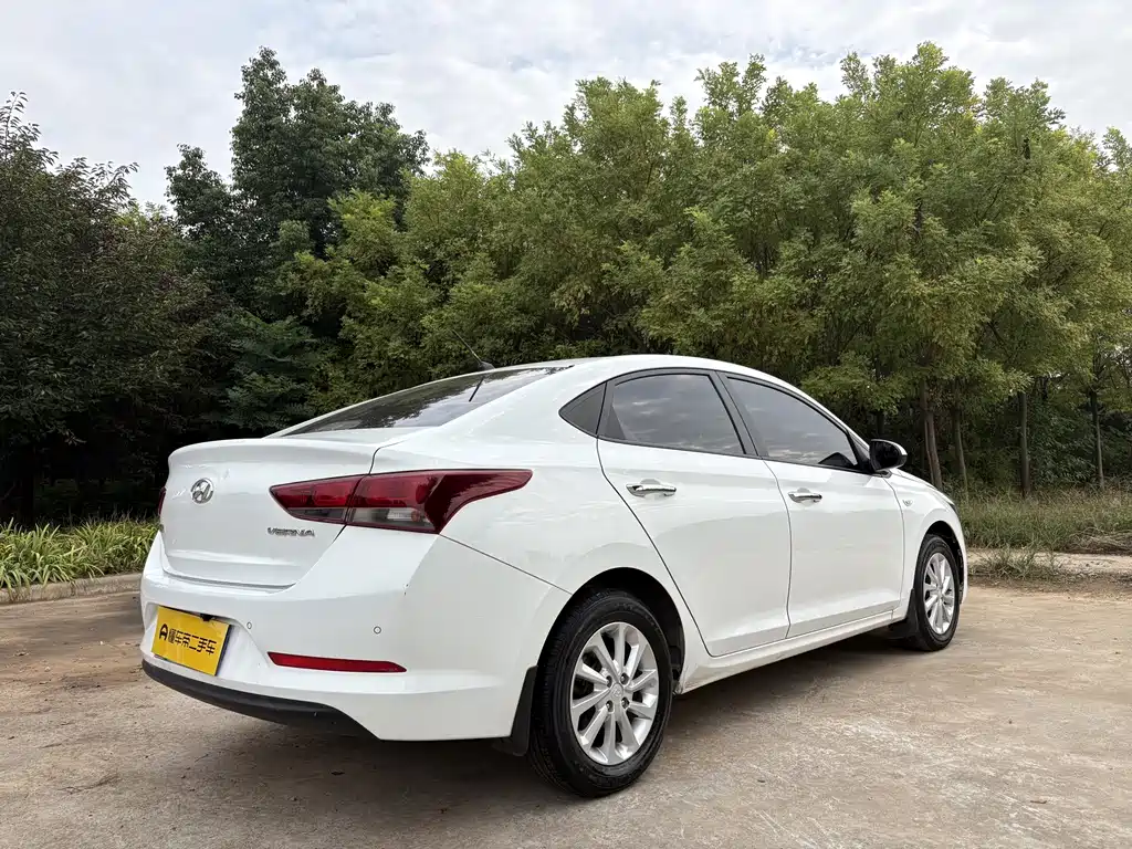 Hyundai Verna — миниатюра 5