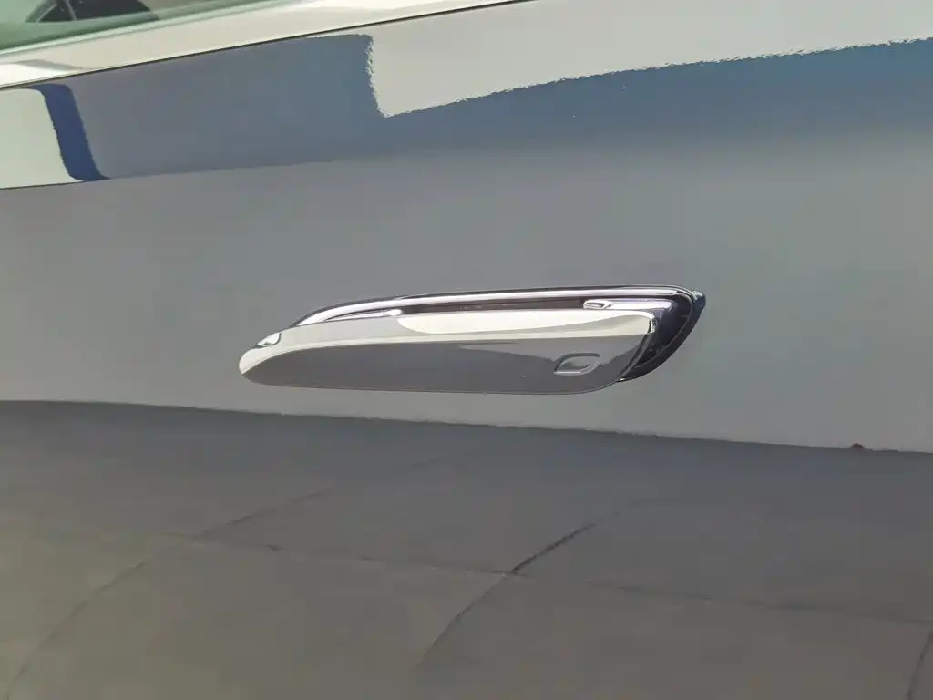 Mercedes-Benz E-Class — миниатюра 18