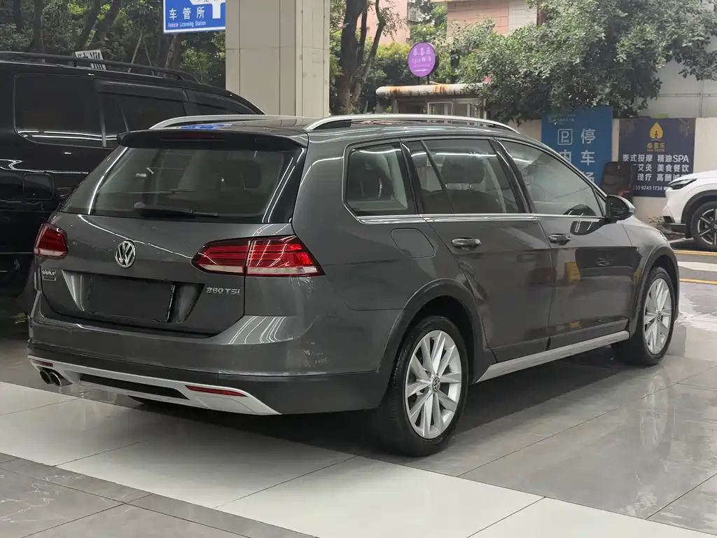 Volkswagen Golf (Import) — миниатюра 5
