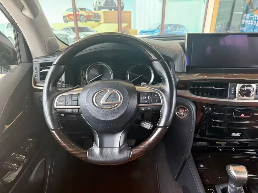 Lexus LX 2019 570 Luxury