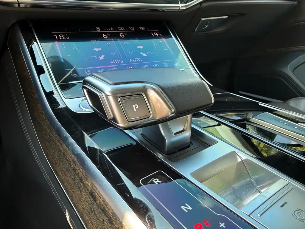 Audi A8 — миниатюра 13