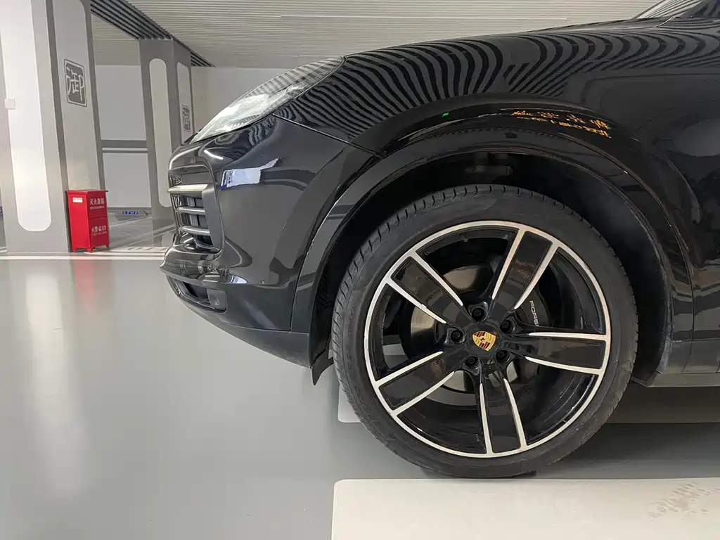 PORSCHE CAYENNE