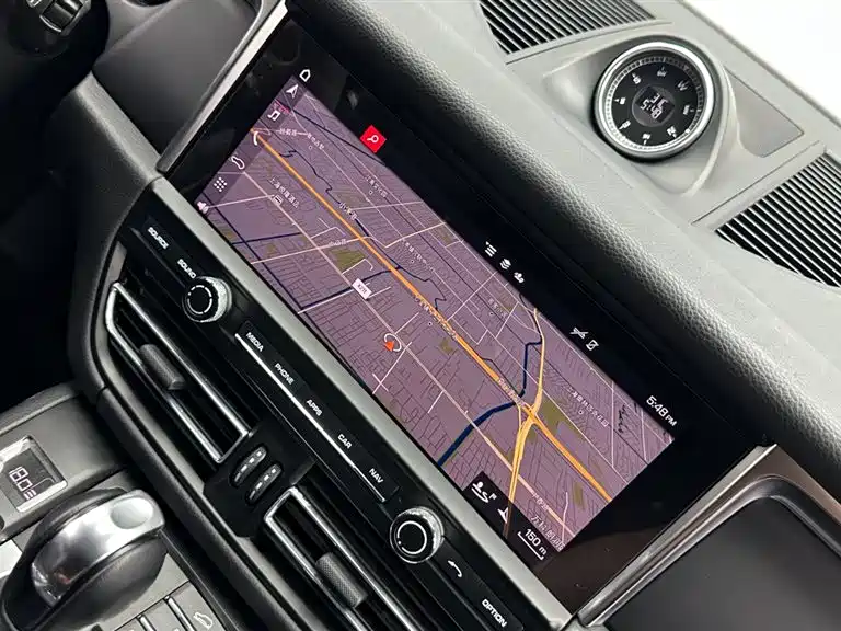 Porsche Macan — миниатюра 15
