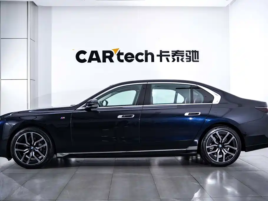 BMW 7 Series — миниатюра 8