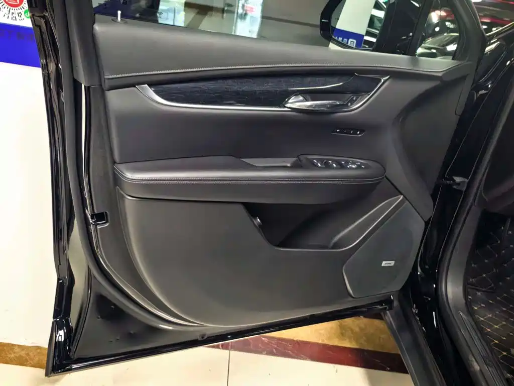 Cadillac XT5 — миниатюра 5