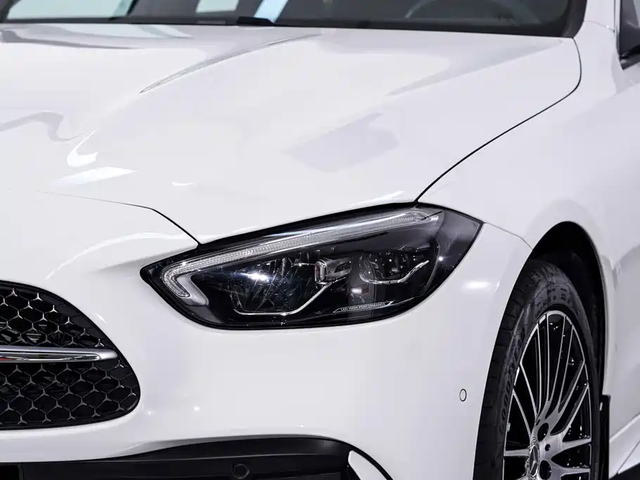 Mercedes-Benz C-Class — миниатюра 10