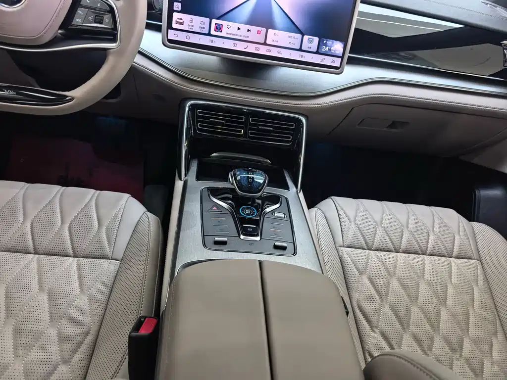 BYD Tang New Energy — миниатюра 11