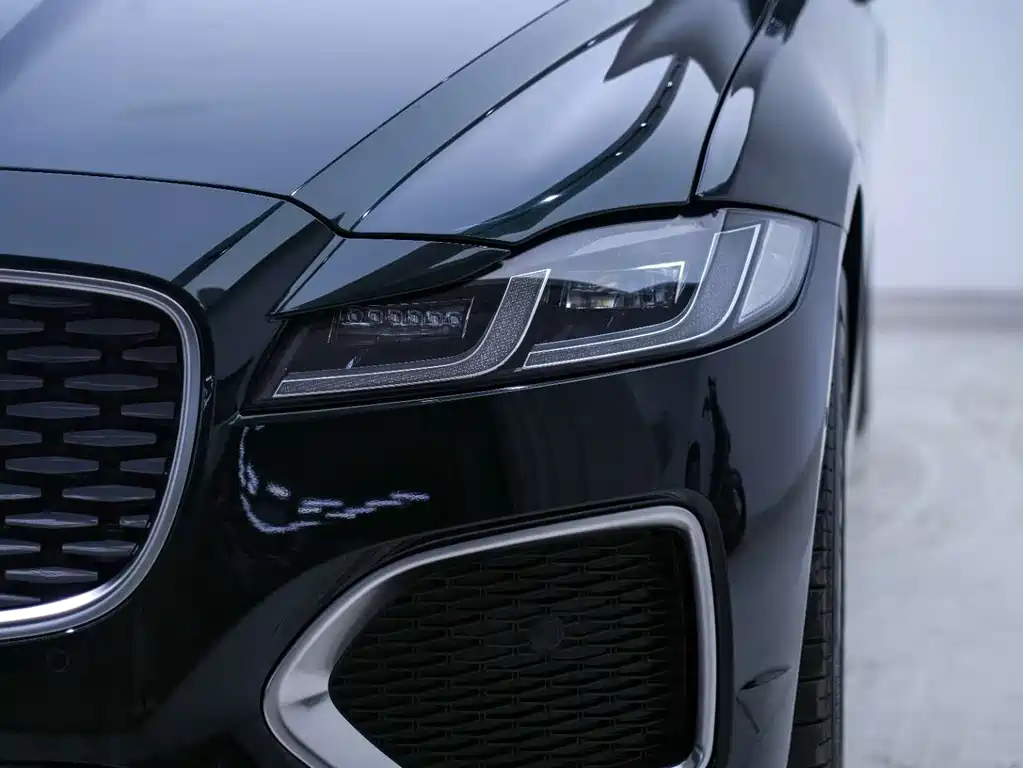Jaguar XFL 2024 2.0T P250 Premium Luxury