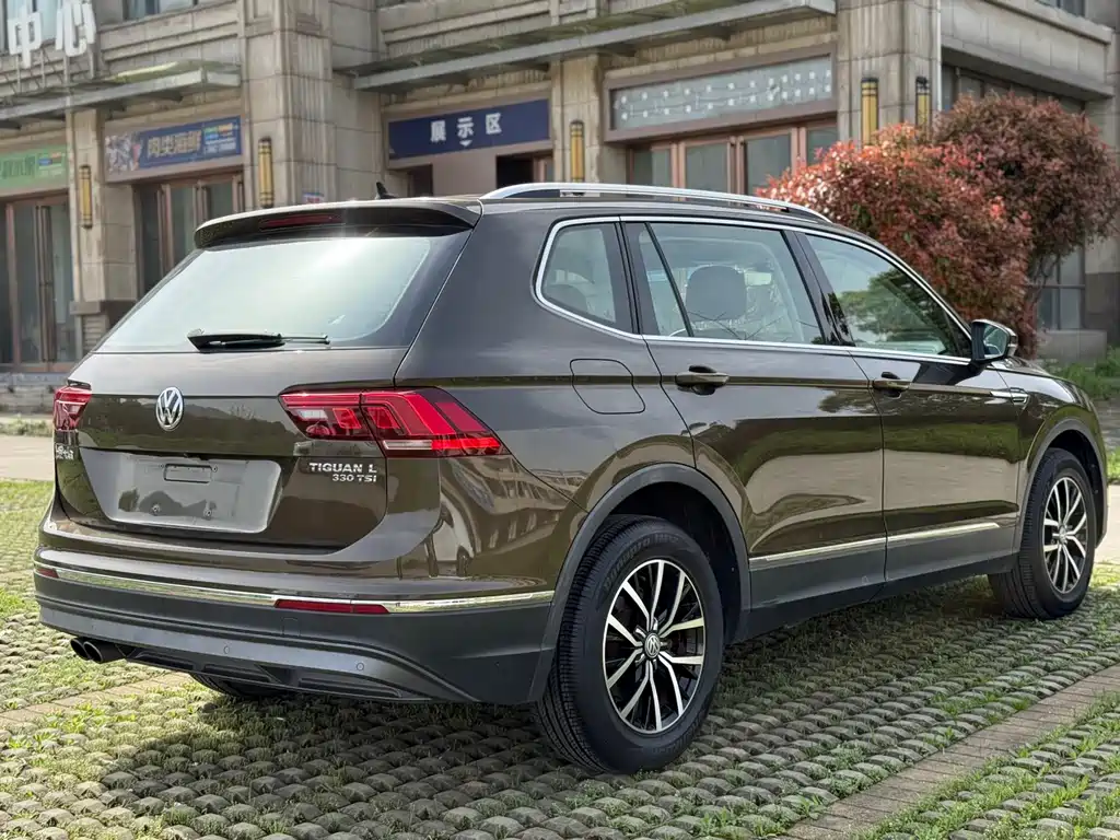 Volkswagen Tiguan L - фото 6