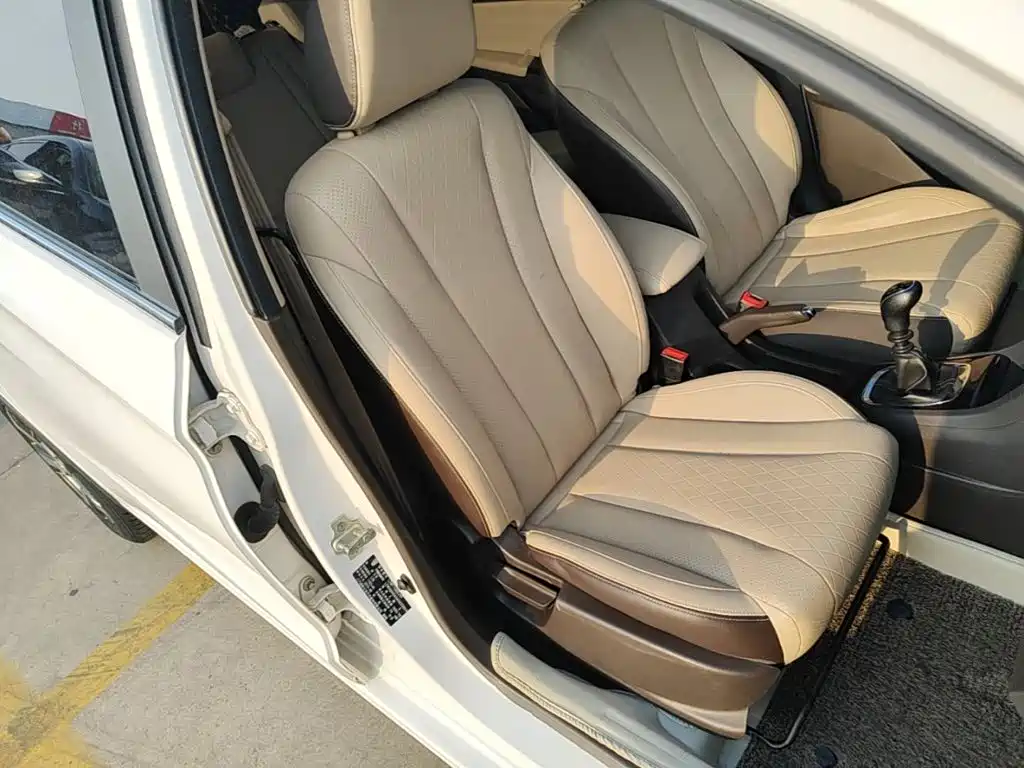 Baojun 310W — миниатюра 25