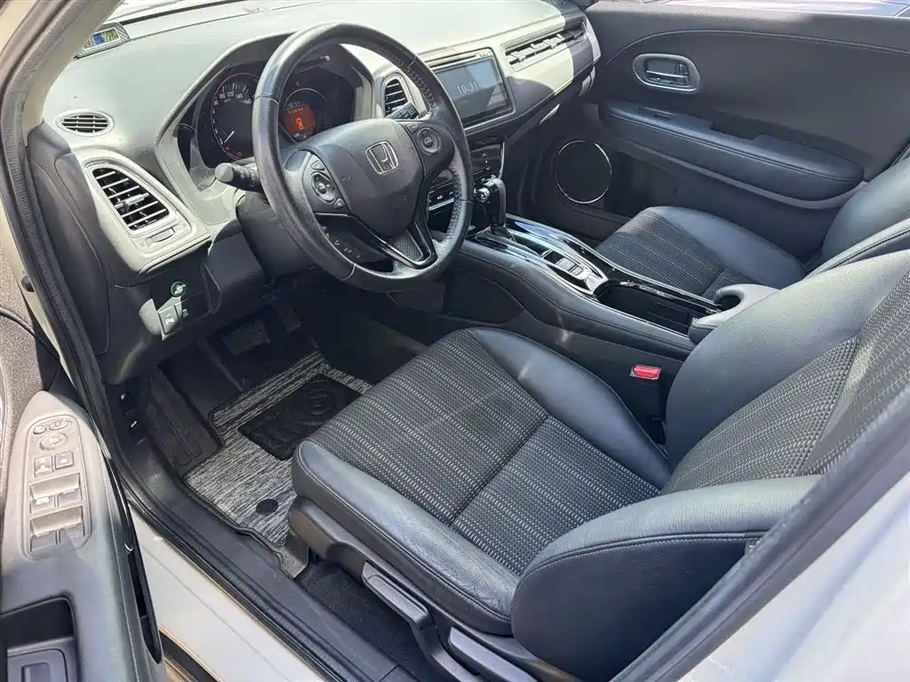 Honda Vezel 2015 1.8L CVT Luxury