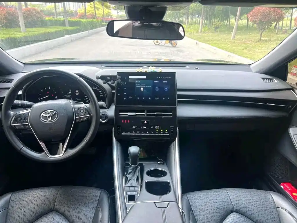 Toyota Avalon — миниатюра 8