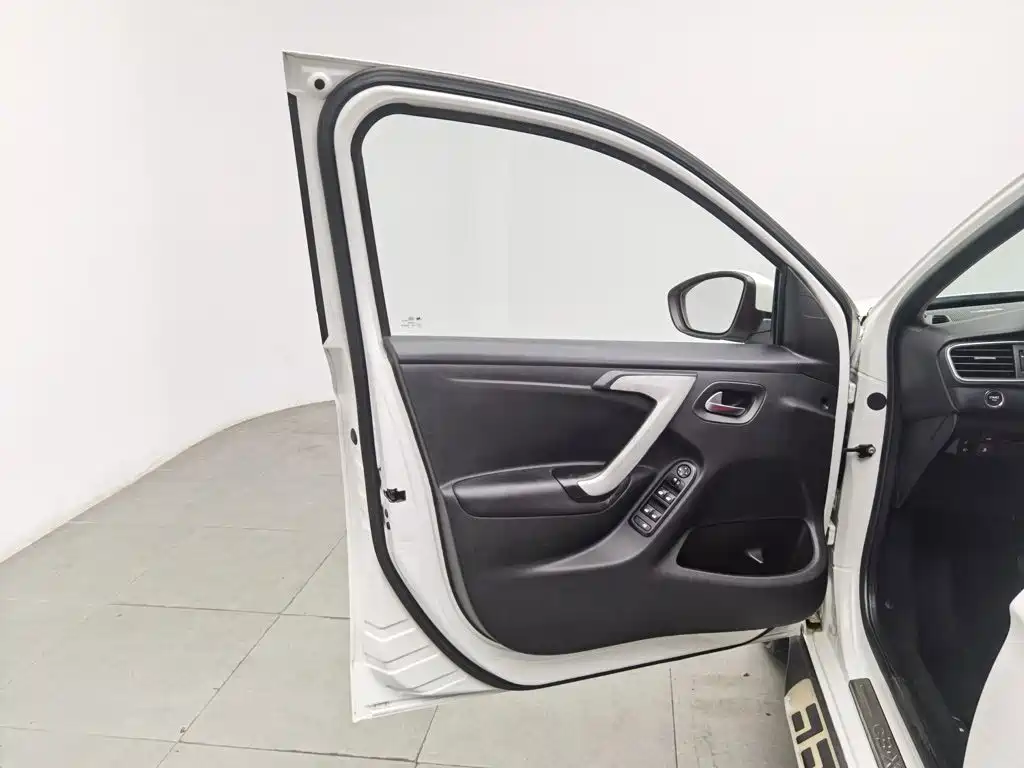Citroen C3-XR — миниатюра 8