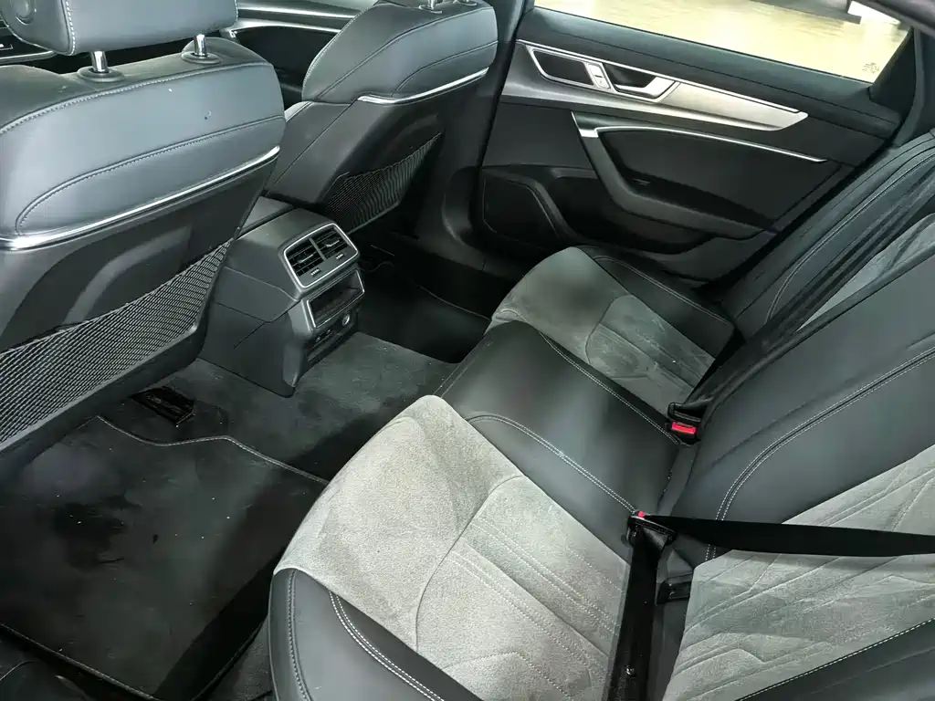Audi A6L — миниатюра 10