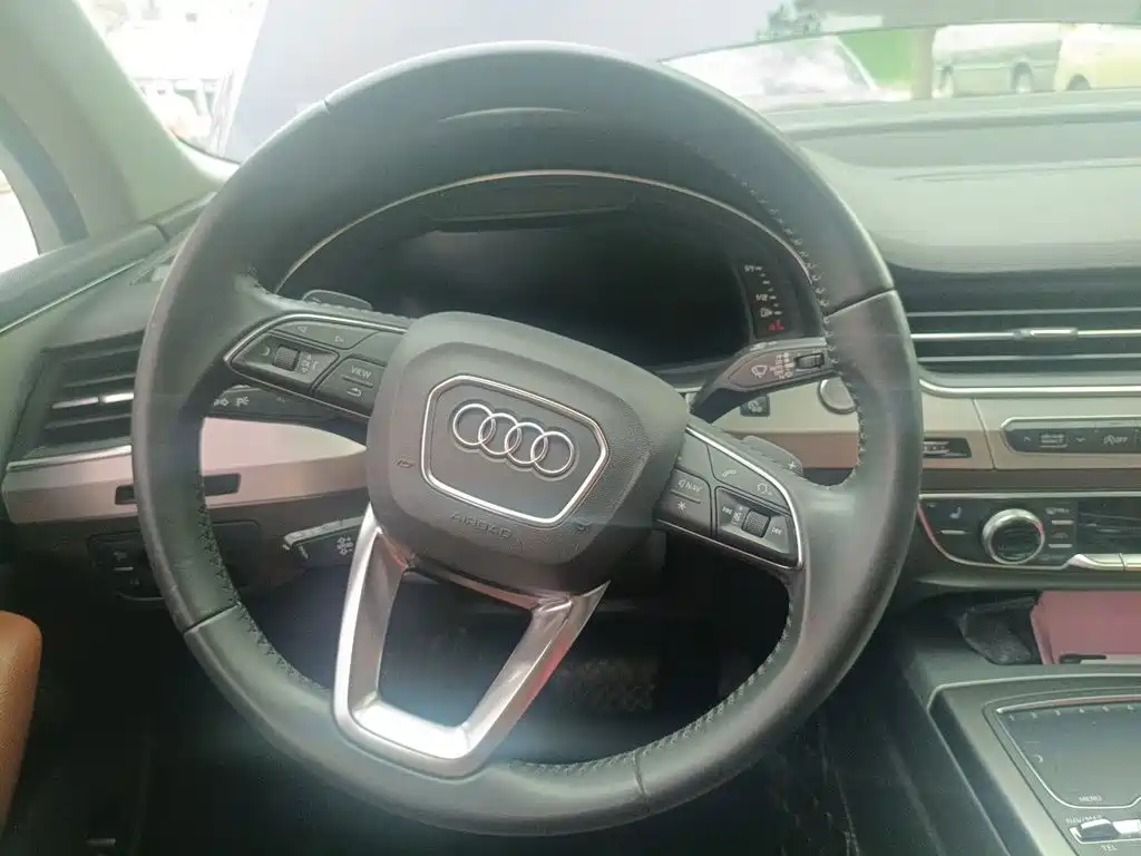 Audi Q7 — миниатюра 11