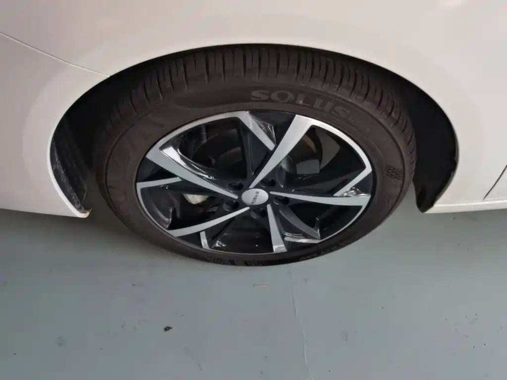 Roewe i5 — миниатюра 23