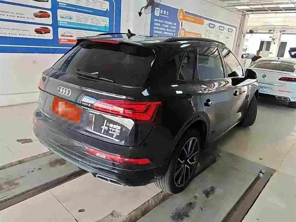 Audi Q5L — миниатюра 2