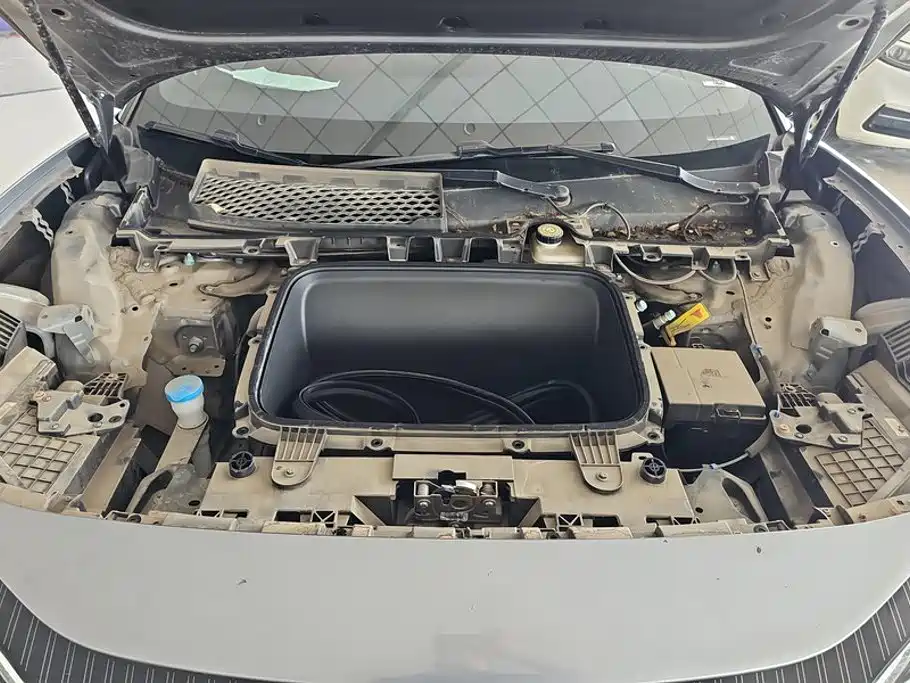 BYD L EV — миниатюра 10