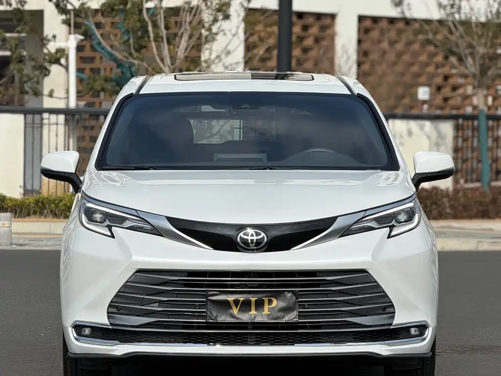 TOYOTA SIENNA