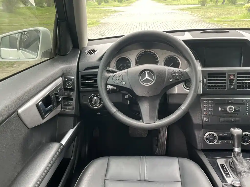 Mercedes-Benz GLK-Class (Import) — миниатюра 21