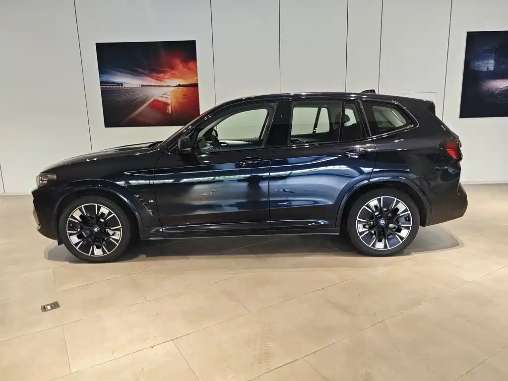 BMW iX3 — миниатюра 3