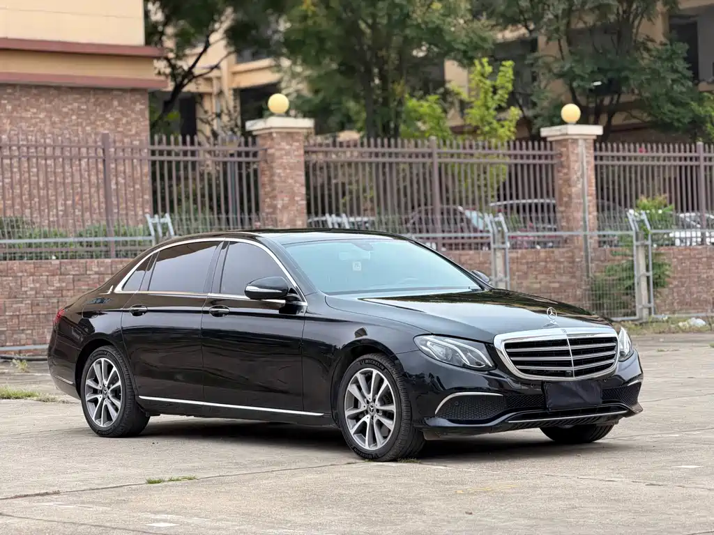 Mercedes-Benz E-Class — миниатюра 15