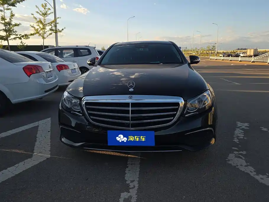 Mercedes-Benz E-Class — миниатюра 2