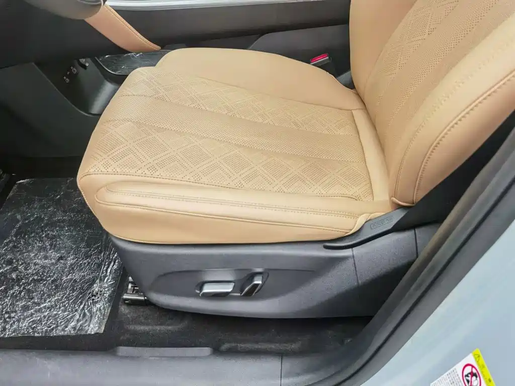 BYD L DM-i — миниатюра 20