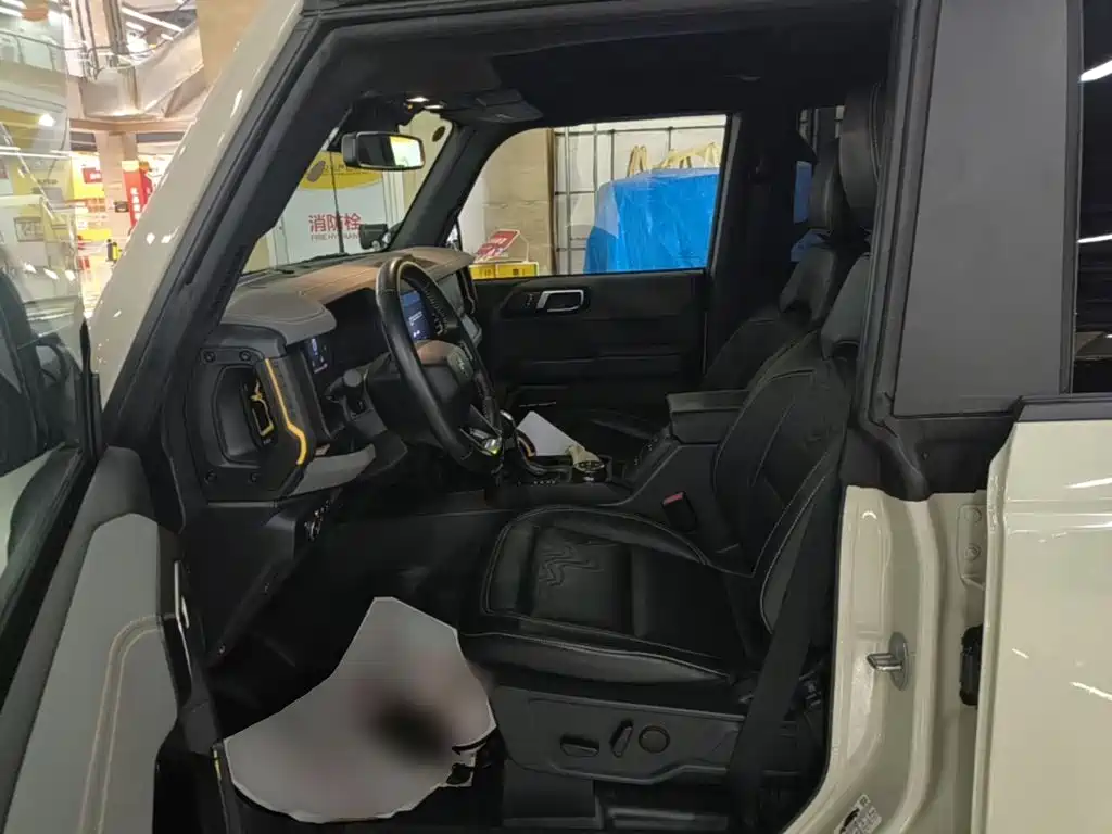 Ford Bronco — миниатюра 15