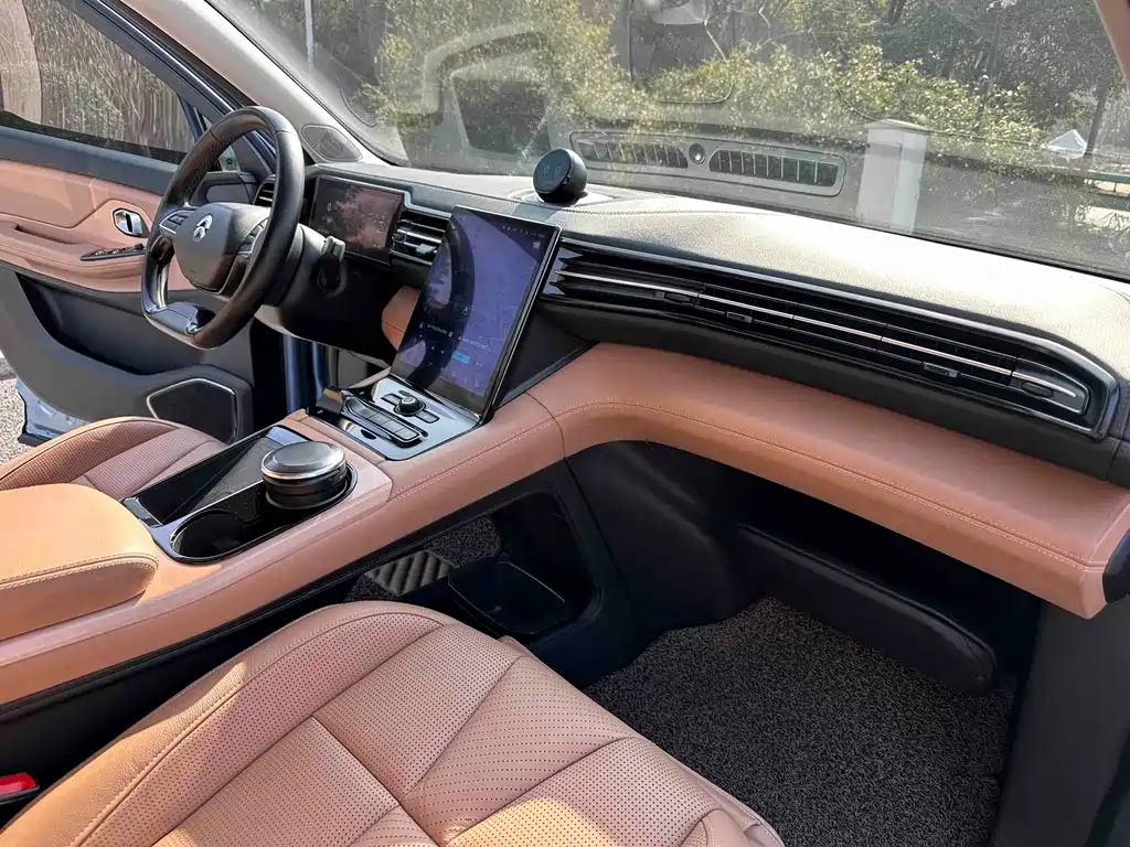 NIO ES8 — миниатюра 11
