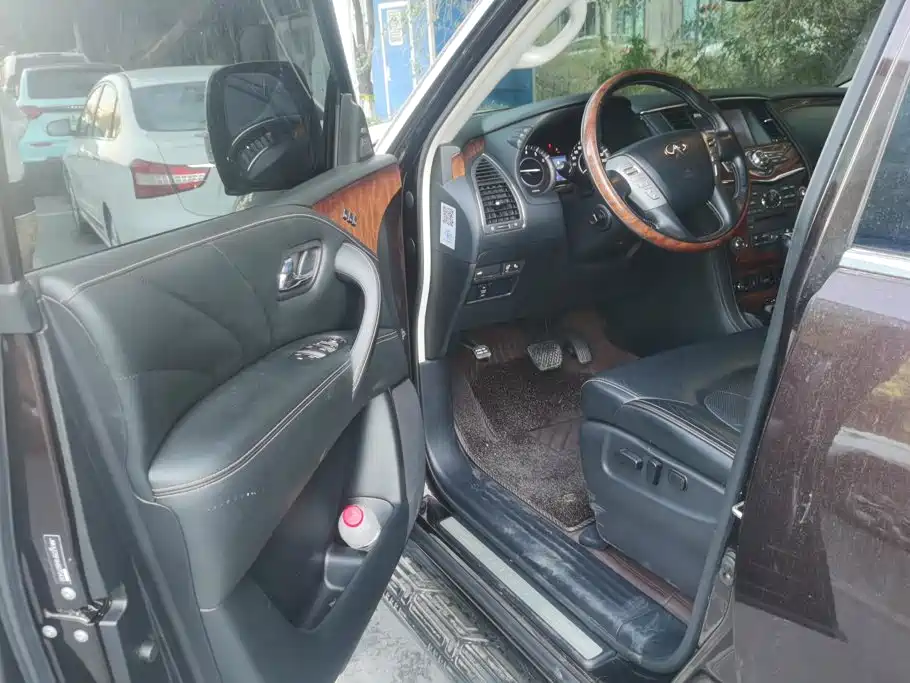 Infiniti QX80 — миниатюра 6