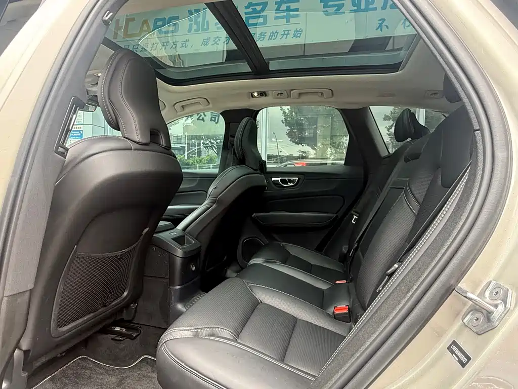 Volvo XC60 2019 T8 E Luxury VI