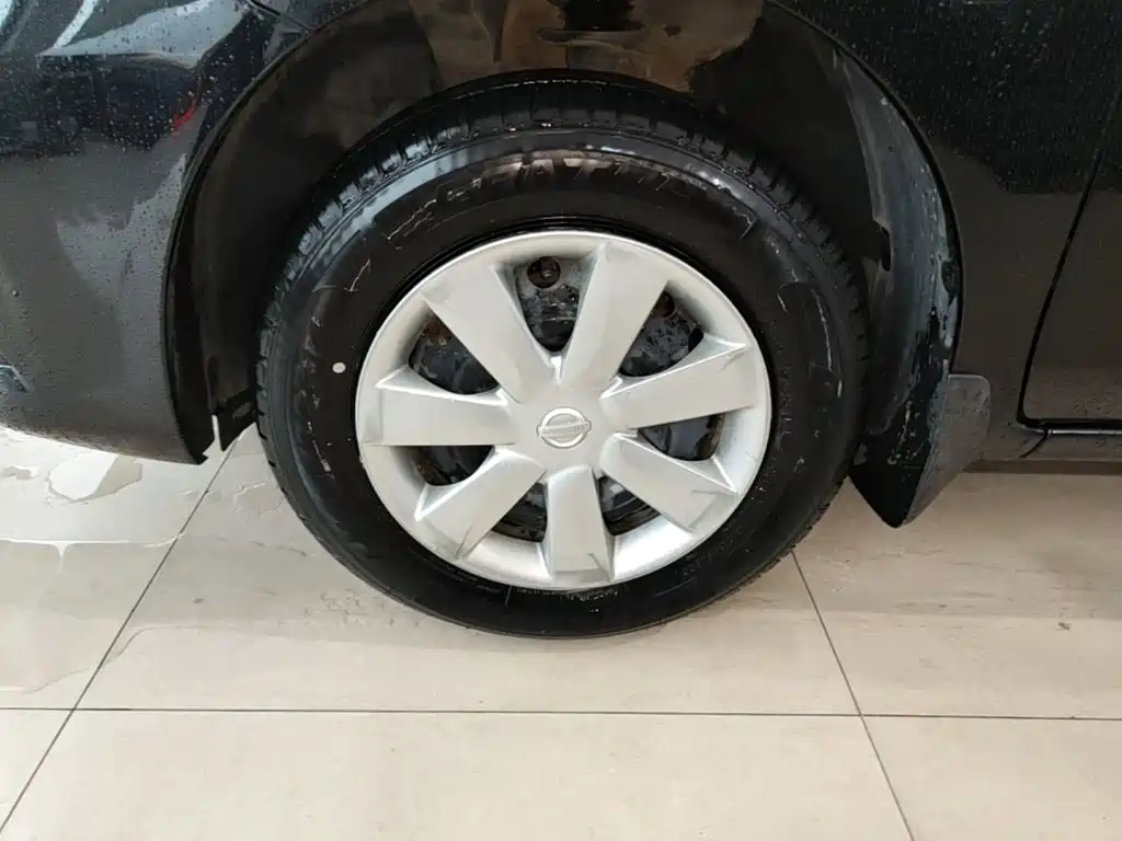 Nissan Sunny — миниатюра 23