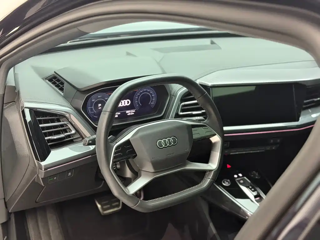 Audi Q4 e-tron — миниатюра 10