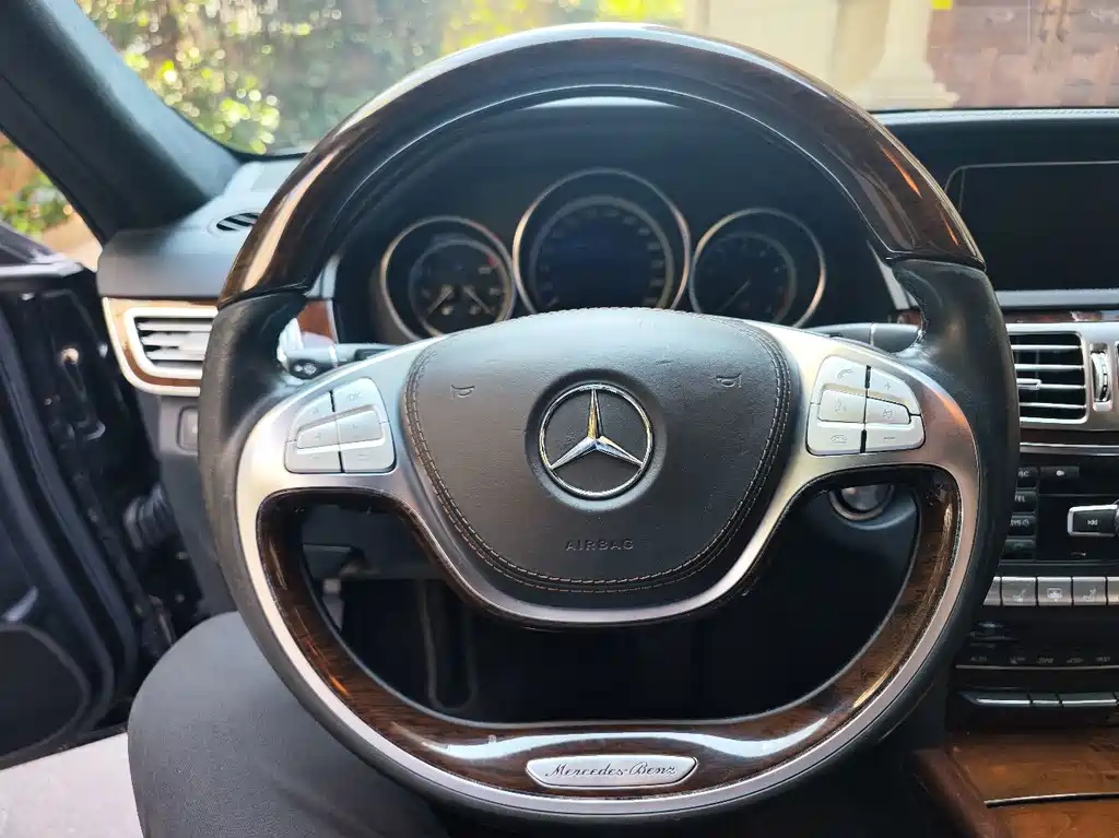 Mercedes-Benz E-Class — миниатюра 12