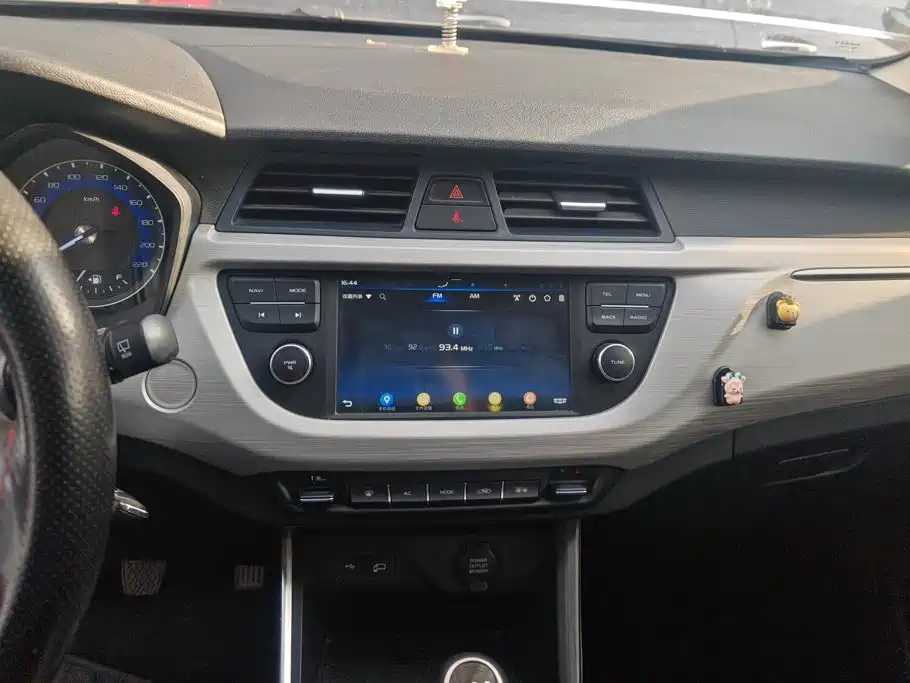 Geely Vision X3 — миниатюра 13