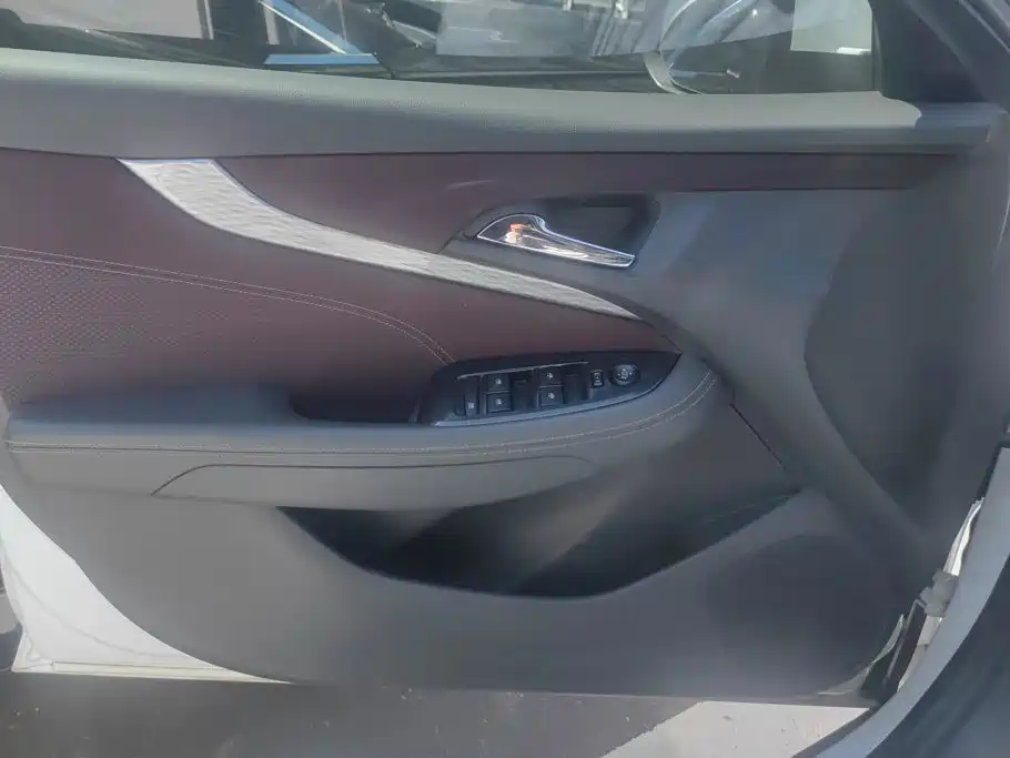 Chevrolet Malibu — миниатюра 7