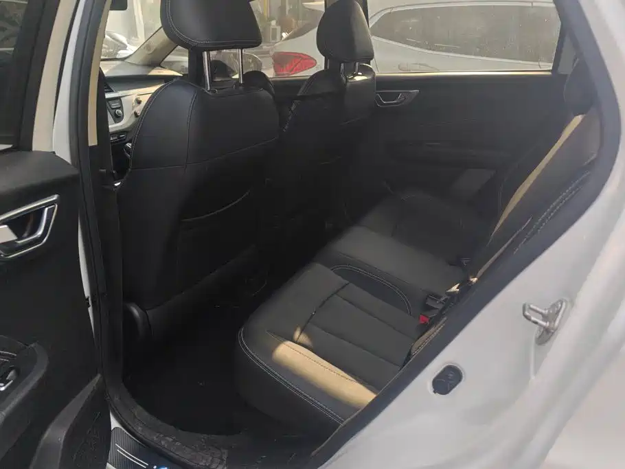 Geely Vision X3 — миниатюра 11