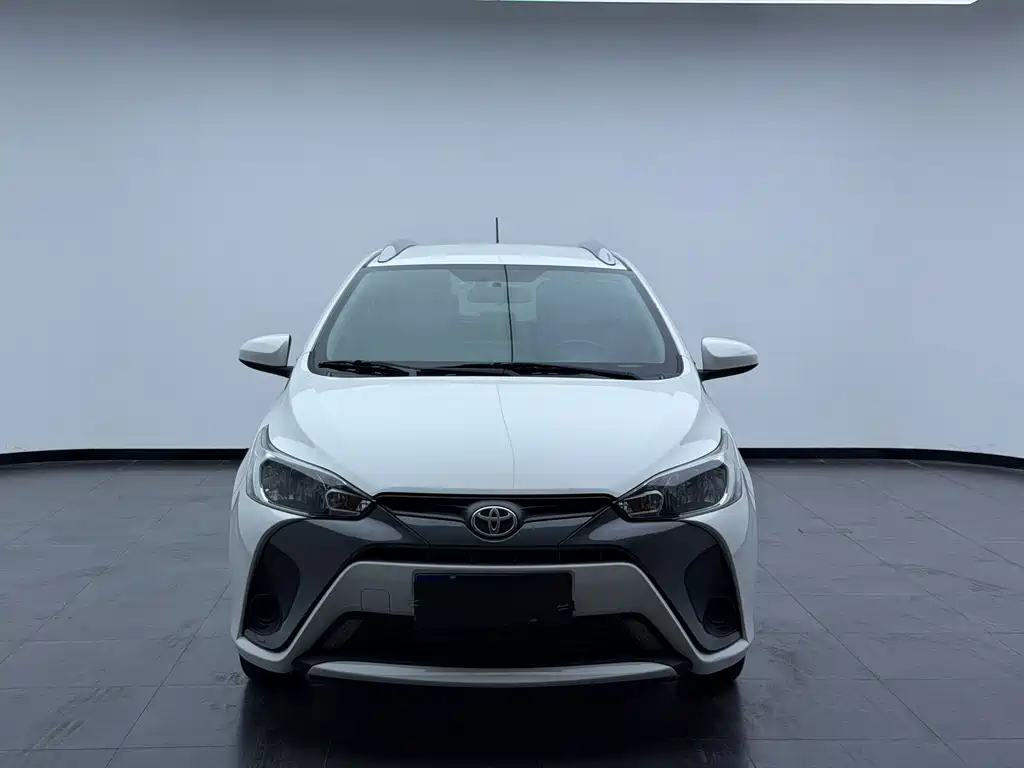 Toyota Yaris L — миниатюра 2
