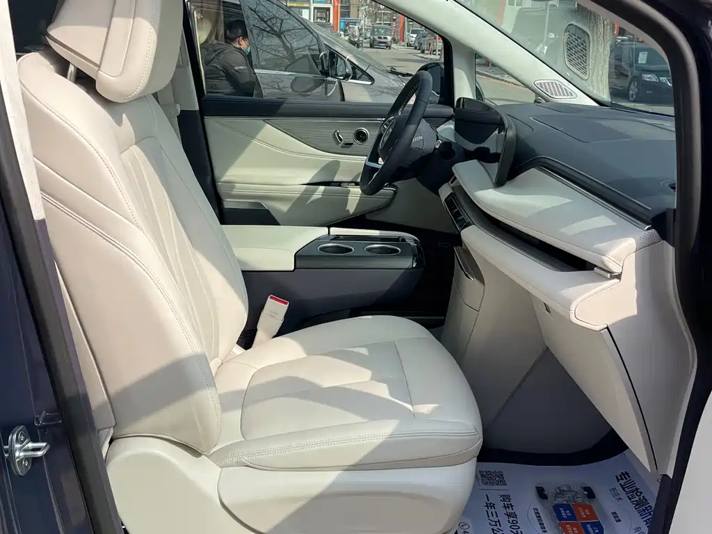 BUICK GL8 NEW ENERGY