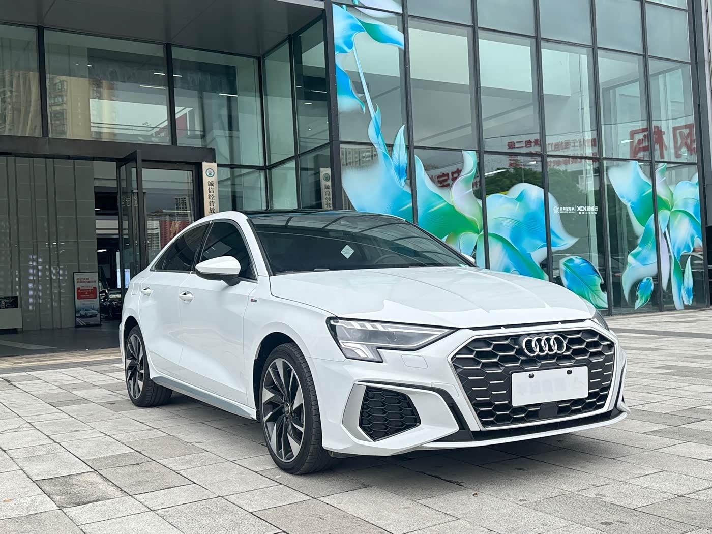 Audi A3 1.4 л 2024 г. Белый, пробег 24000 км