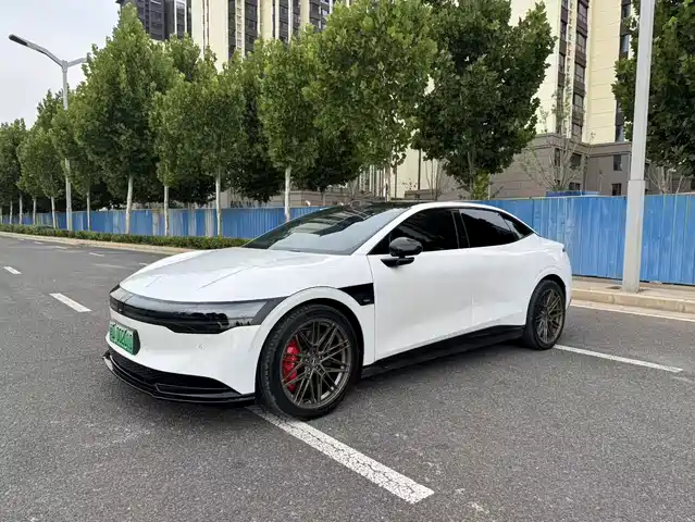 2024 Zeekr 007