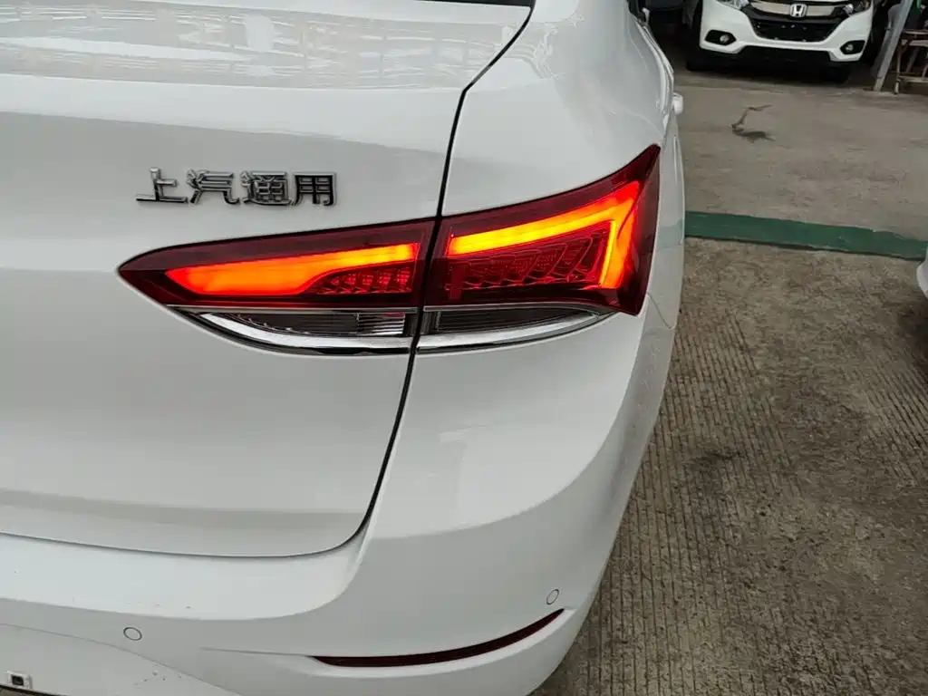 Buick Excelle — миниатюра 8